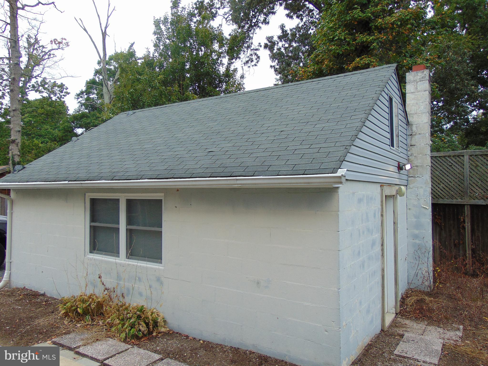 1710 Bayview Road Shady Side, MD 20764 - Photo 12 of 104 Side of garage facing house.