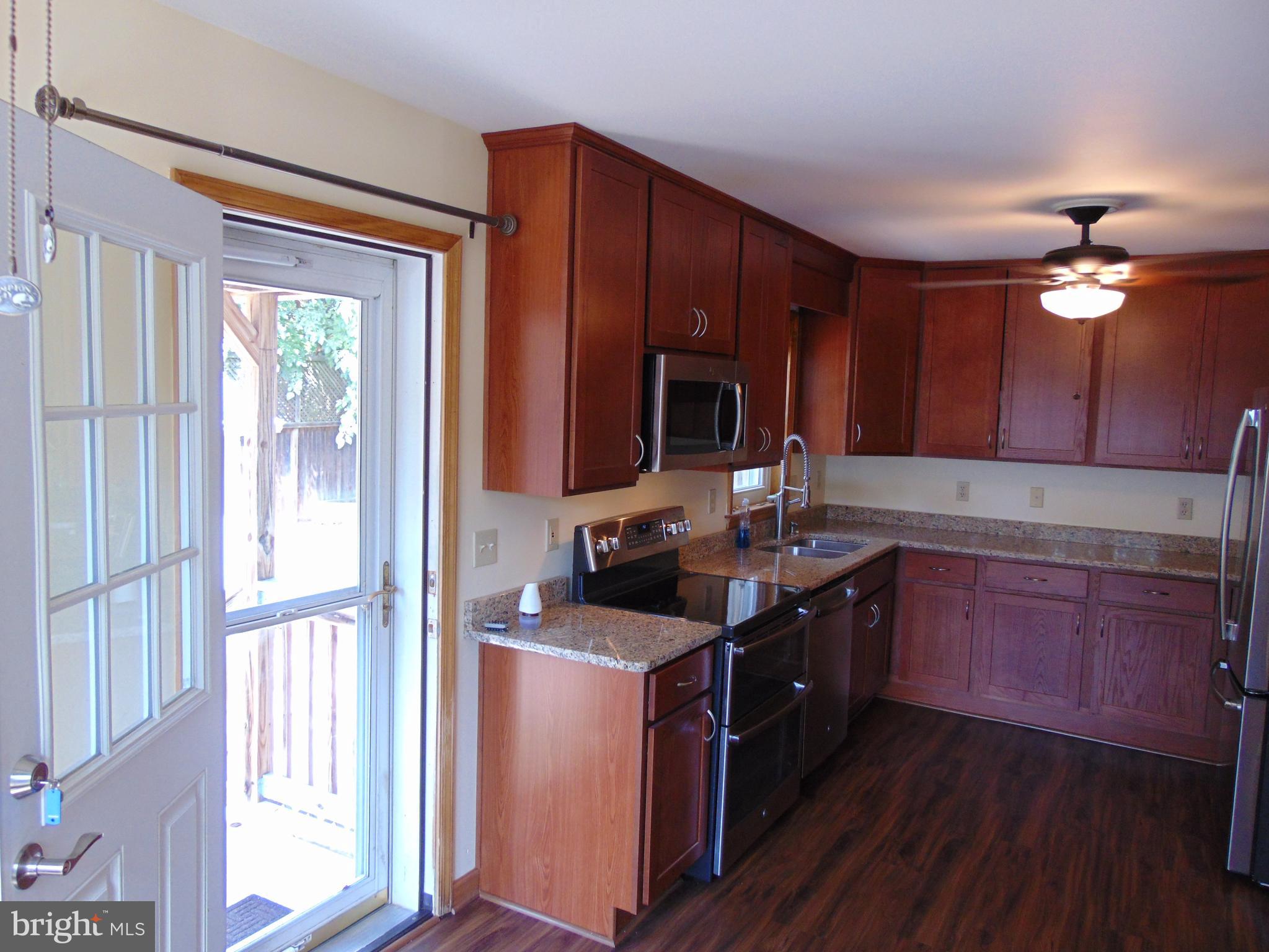 1710 Bayview Road Shady Side, MD 20764 - Photo 42 of 104 Looking into kitchen from table area.