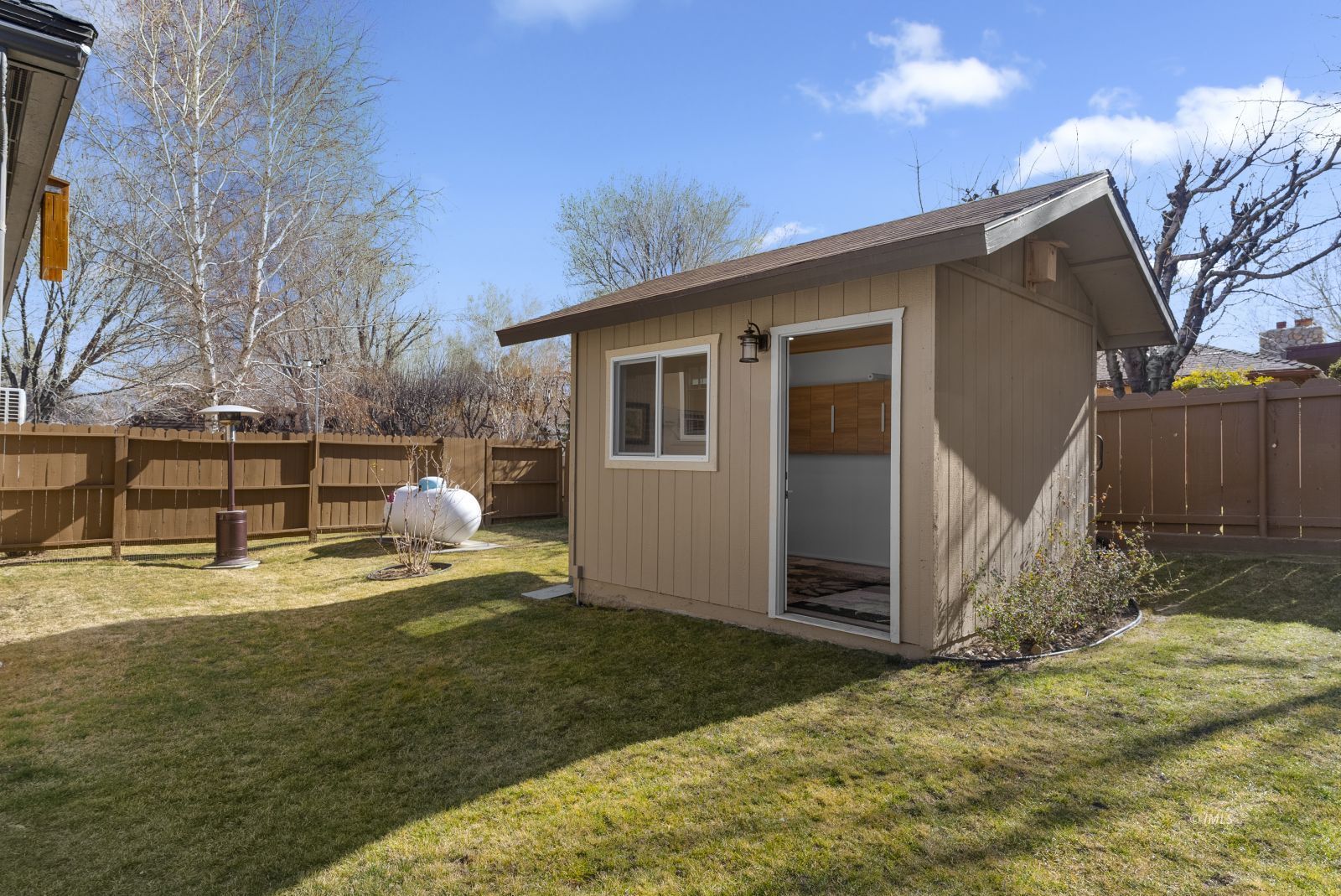 233 Mt Tom Road Bishop, CA 93514 - Photo 19 of 35 Backyard Office