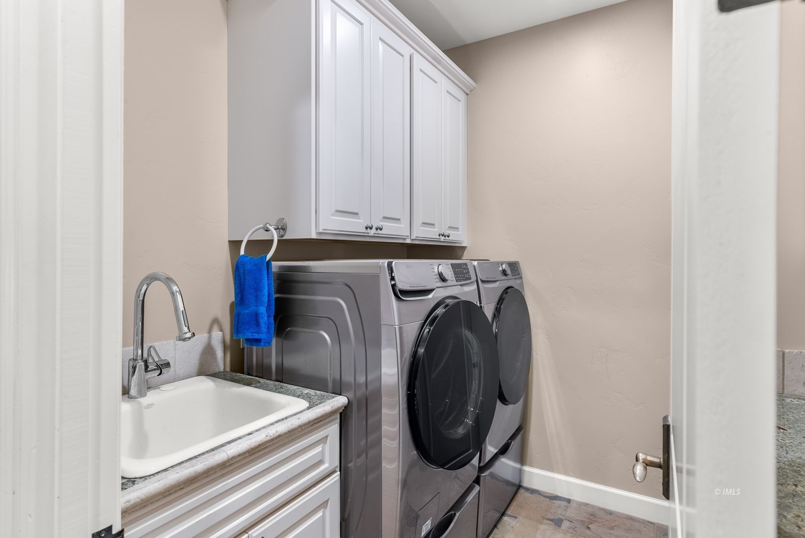 233 Mt Tom Road Bishop, CA 93514 - Photo 8 of 35 Laundry Room