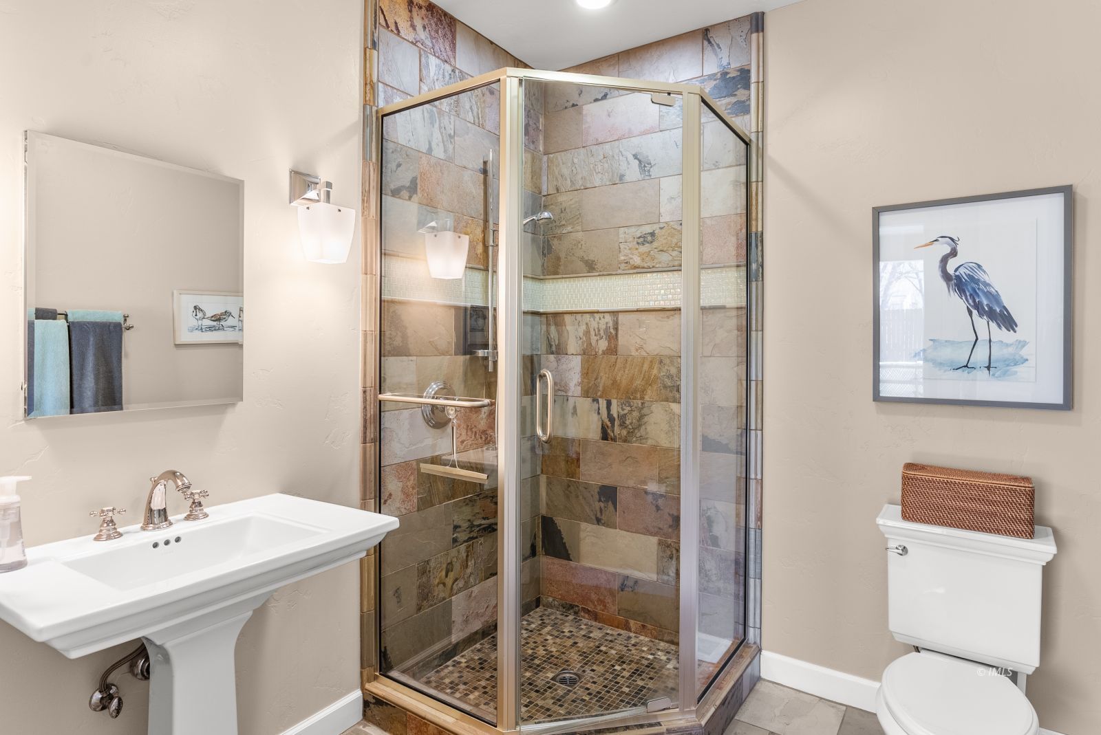 233 Mt Tom Road Bishop, CA 93514 - Photo 9 of 35 Bathroom