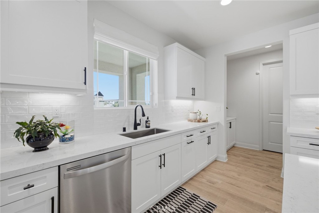 1238 Matterhorn Street Riverside, CA 92506 - Photo 11 of 45