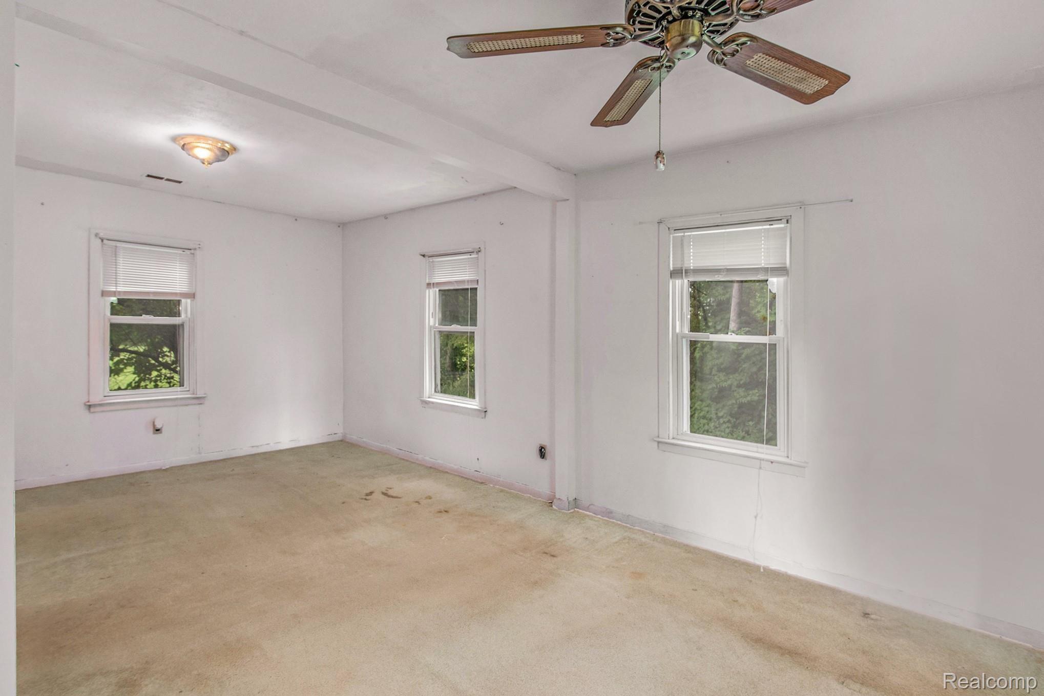 63 North Bassett Road Lapeer, MI 48446 - Photo 30 of 49 DSC_3666.jpg
