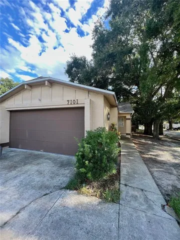 $2,300 | 7101 Harbor Heights Circle, Orlando, FL 32835