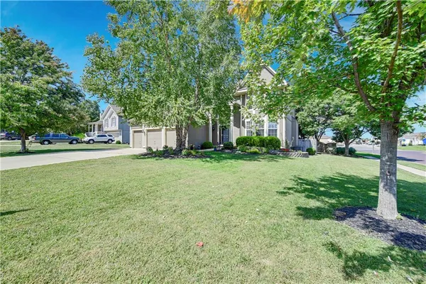 $444,900 | 19480 West 207th Terrace, Spring Hill, KS 66083