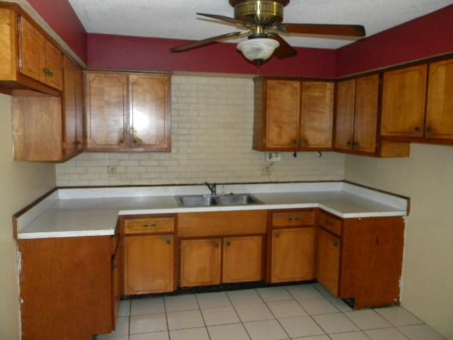2646 Hubbell Road Columbus, OH 43232 - Photo 2 of 10 Gallery Image 2