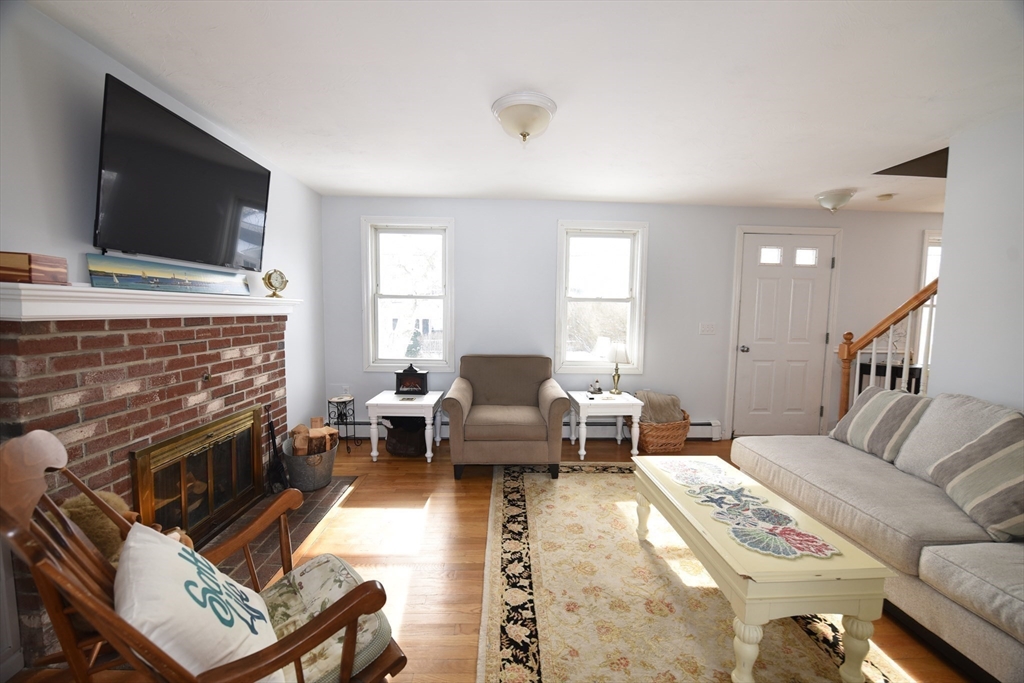8 Harborview Road Hull, MA 02045 - Photo 12 of 35 Gallery Image 12