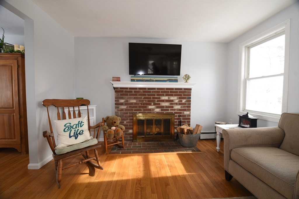8 Harborview Road Hull, MA 02045 - Photo 14 of 35 Gallery Image 14