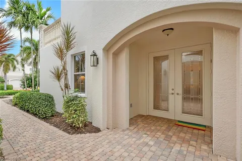 $995,000 | 517 Avellino Isles Circle, Unit 101, Naples, FL 34119