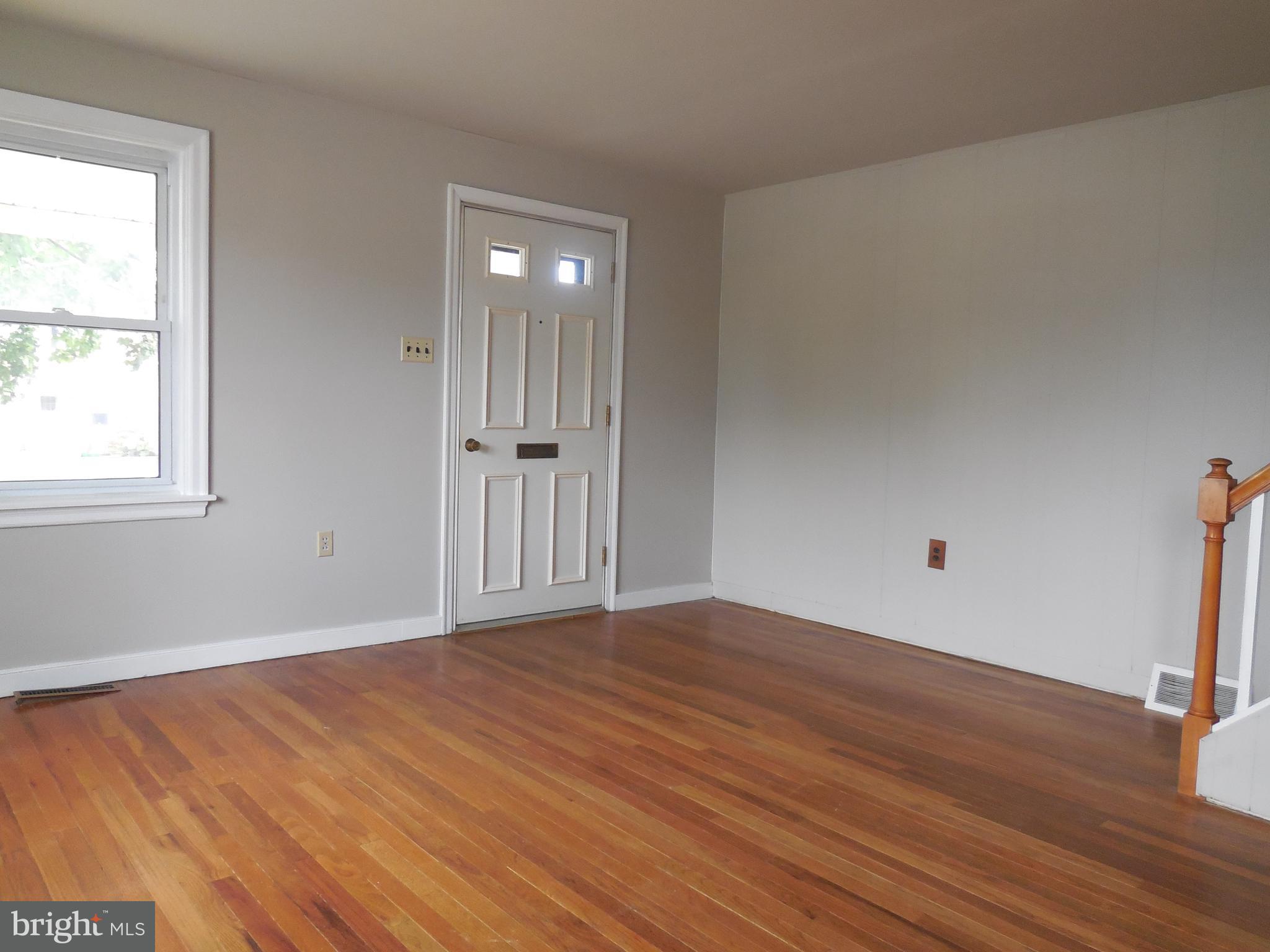 154 Nassau Road Lancaster, PA 17602 - Photo 3 of 18 Living Room