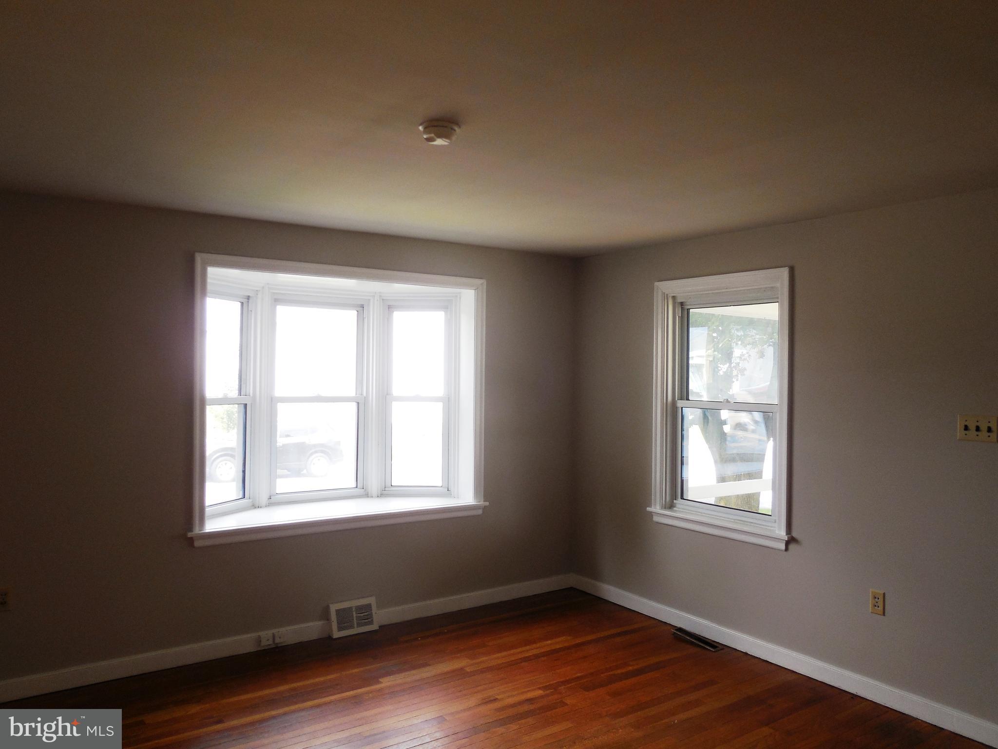154 Nassau Road Lancaster, PA 17602 - Photo 4 of 18 Living Room