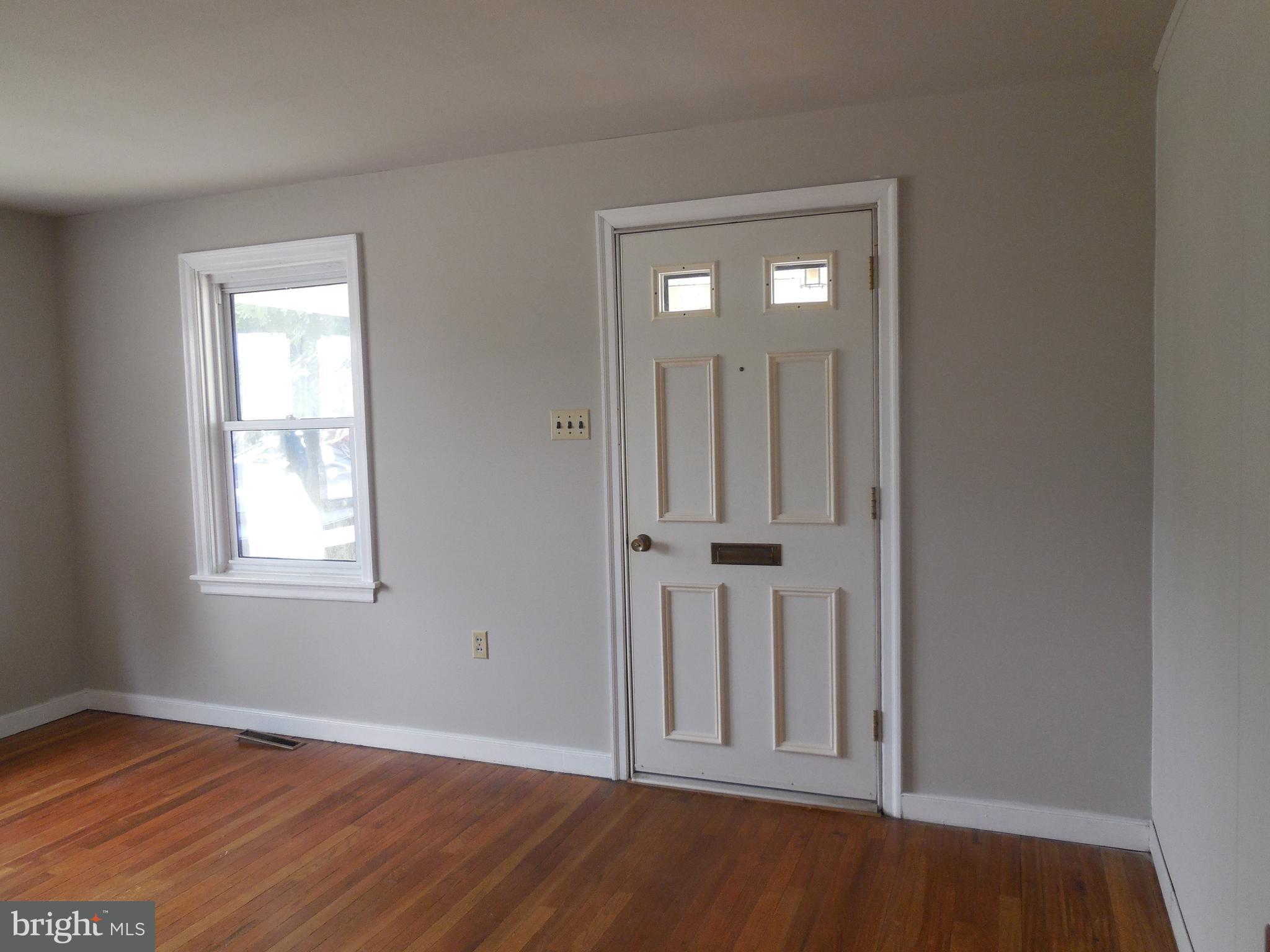 154 Nassau Road Lancaster, PA 17602 - Photo 5 of 18 Living Room