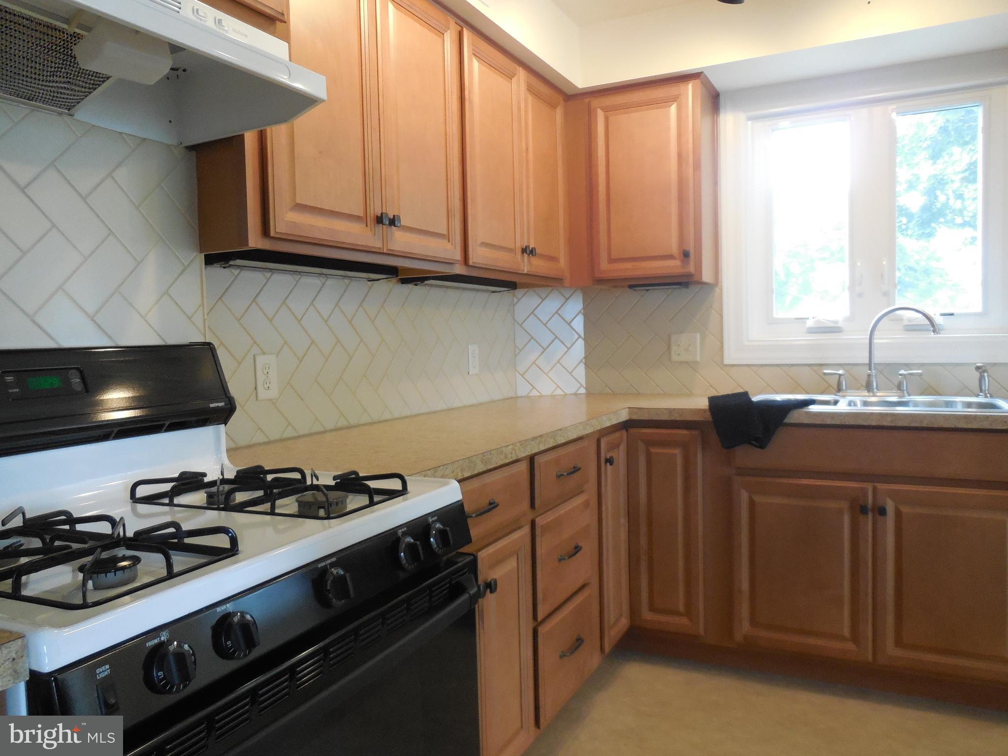 154 Nassau Road Lancaster, PA 17602 - Photo 8 of 18 Kitchen
