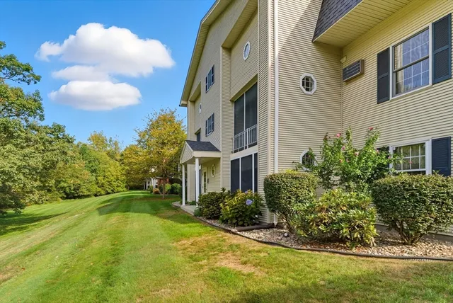 $214,900 | 41 West Summit Street, Unit 55, South Hadley, MA 01075