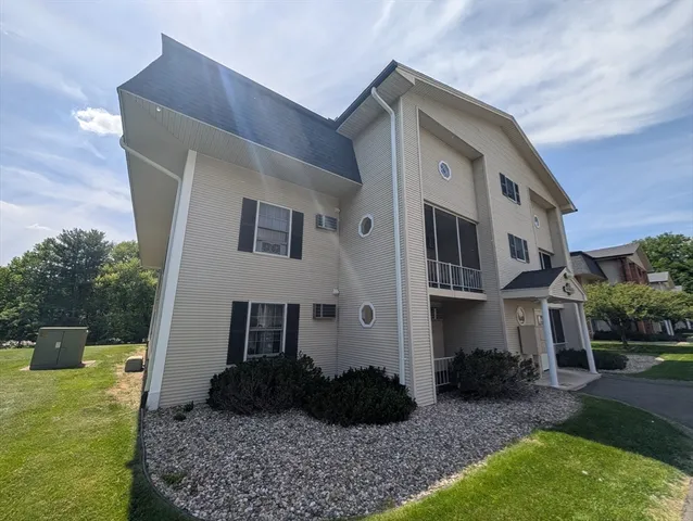 $214,900 | 41 West Summit Street, Unit 55, South Hadley, MA 01075