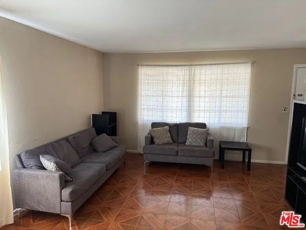 $2,990 | 38454 Sumac Avenue, Palmdale, CA 93550