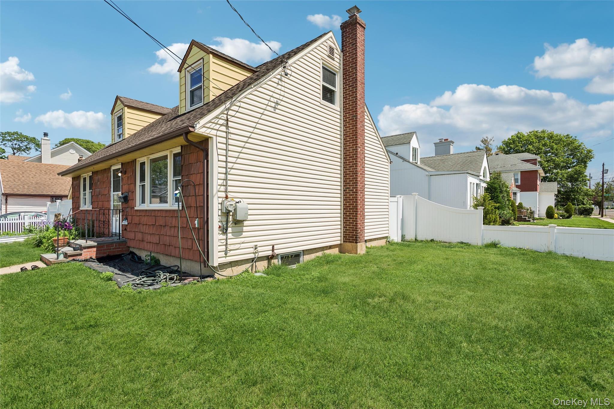 2877 Calvin Road Oceanside, NY 11572 - Photo 4 of 32