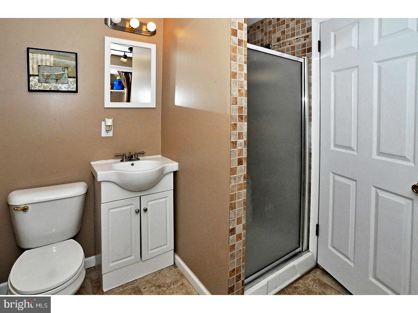 439 Tanner Road Hatboro, PA 19040 - Photo 14 of 25 Bathroom