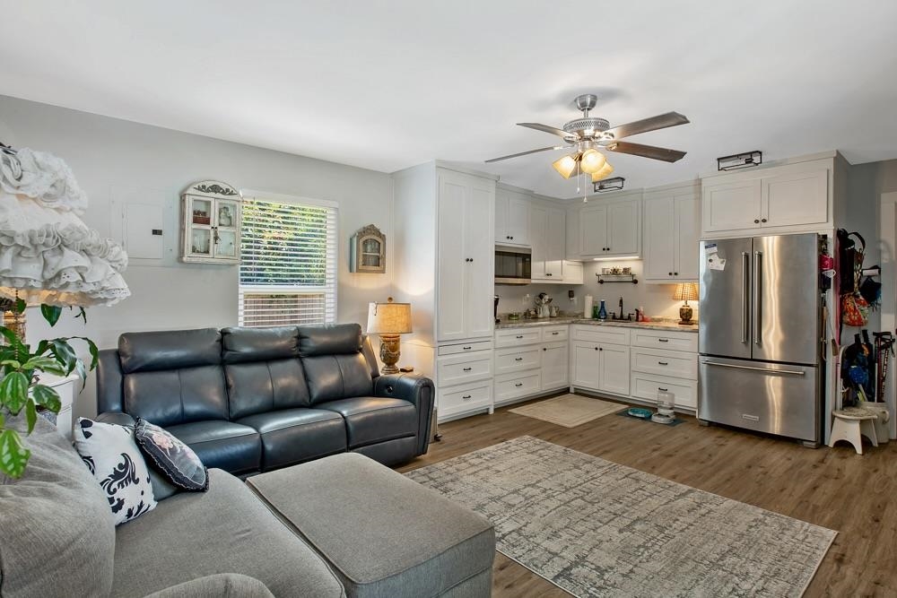 111 Asbury Hill Road Daphne, AL 36526 - Photo 16 of 26 Suite Living Room