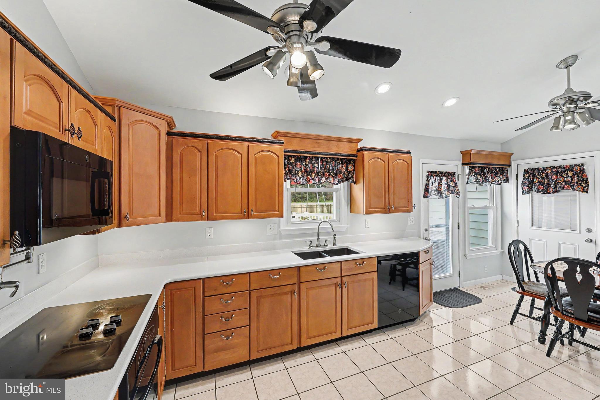 183 Choptank Road Stafford, VA 22556 - Photo 7 of 38 Ceramic Tile Floors, Raised Panel Cabs & 2Pantries