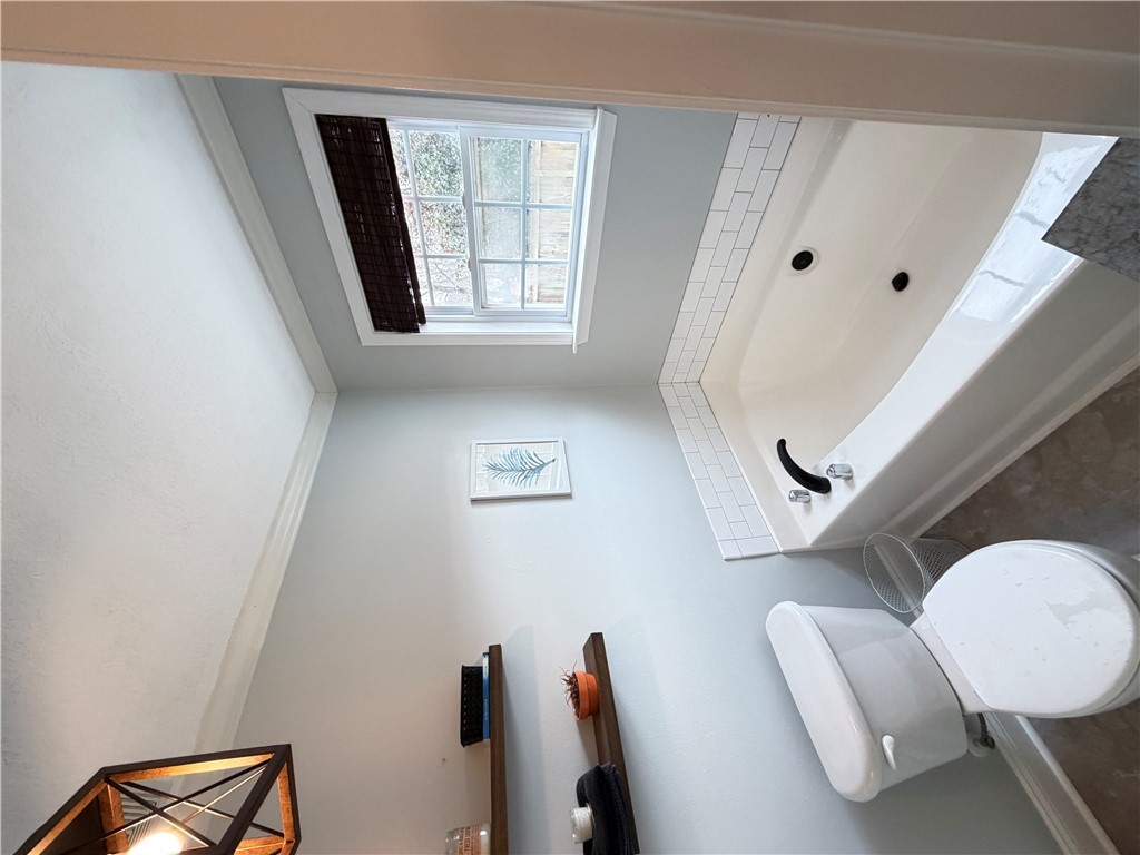 418 Roberts Road Taylors, SC 29687 - Photo 19 of 29 Primar Garden Tub