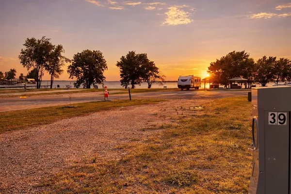 a view of an ocean with a building