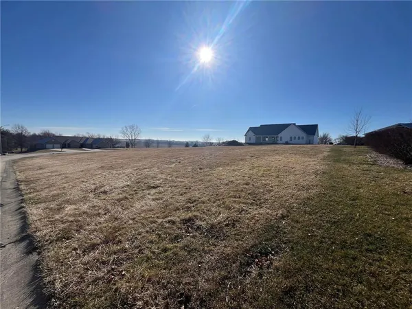 $37,000 | 25667 Magnolia Circle, Maryville, MO 64468