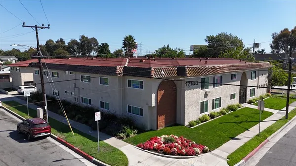 $6,990,000 | 17100 Downey Avenue, Bellflower, CA 90706
