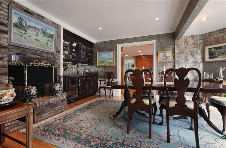 9 North Bay Road Osterville, MA 02655 - Photo 6 of 25 a view of a dining room with furniture