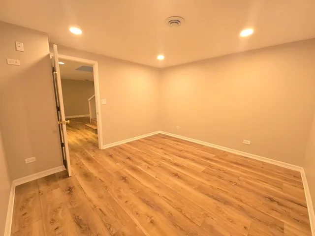 $4,200 | 1565 Old Barn Circle, Libertyville, IL 60048