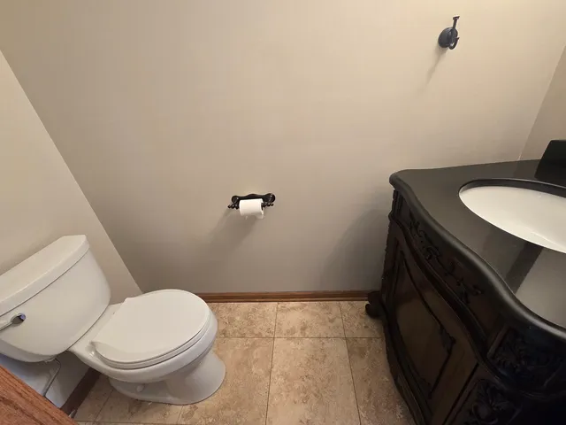 $4,200 | 1565 Old Barn Circle, Libertyville, IL 60048