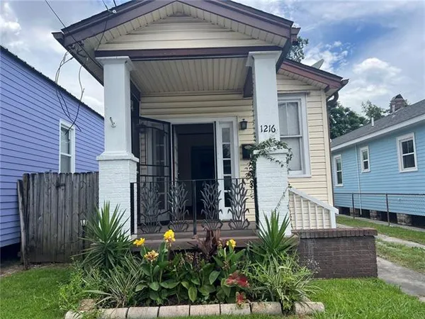 $1,850 | 1216 Leonidas Street, New Orleans, LA 70118