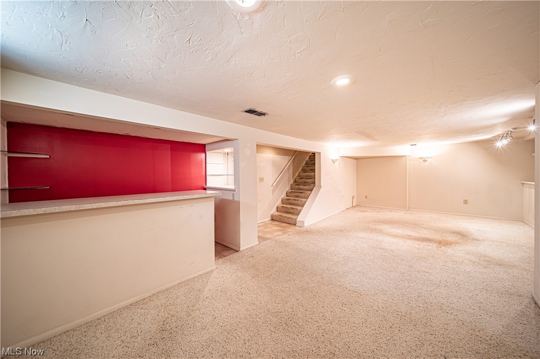 4810 Farnhurst Road Cleveland, OH 44124 - Photo 22 of 34