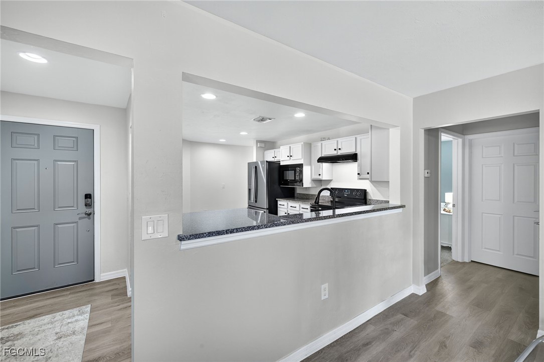 10970 Glenhurst Street Fort Myers, FL 33913 - Photo 6 of 49