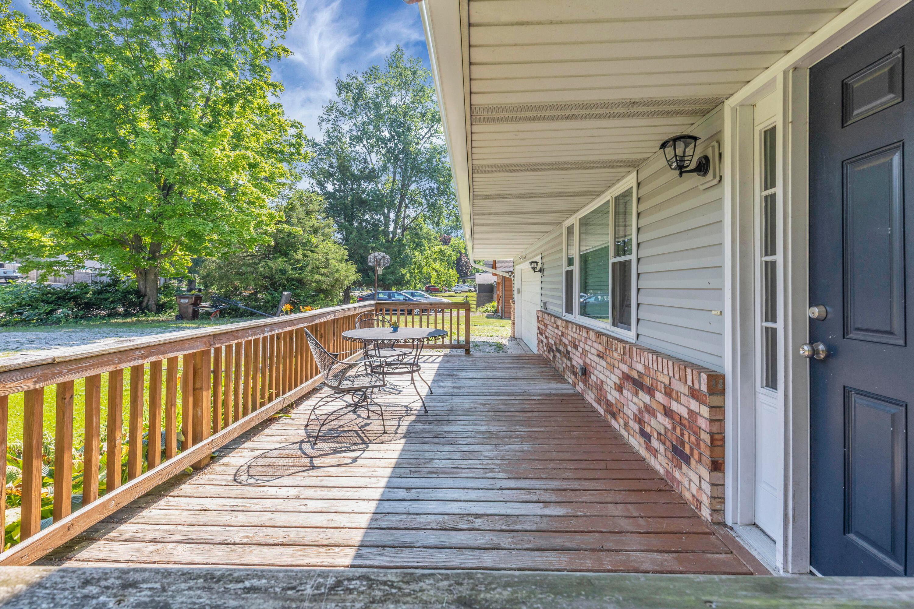 281 Middle Ground Road Southwest Pataskala, OH 43062 - Photo 4 of 52 Frpnt Porch