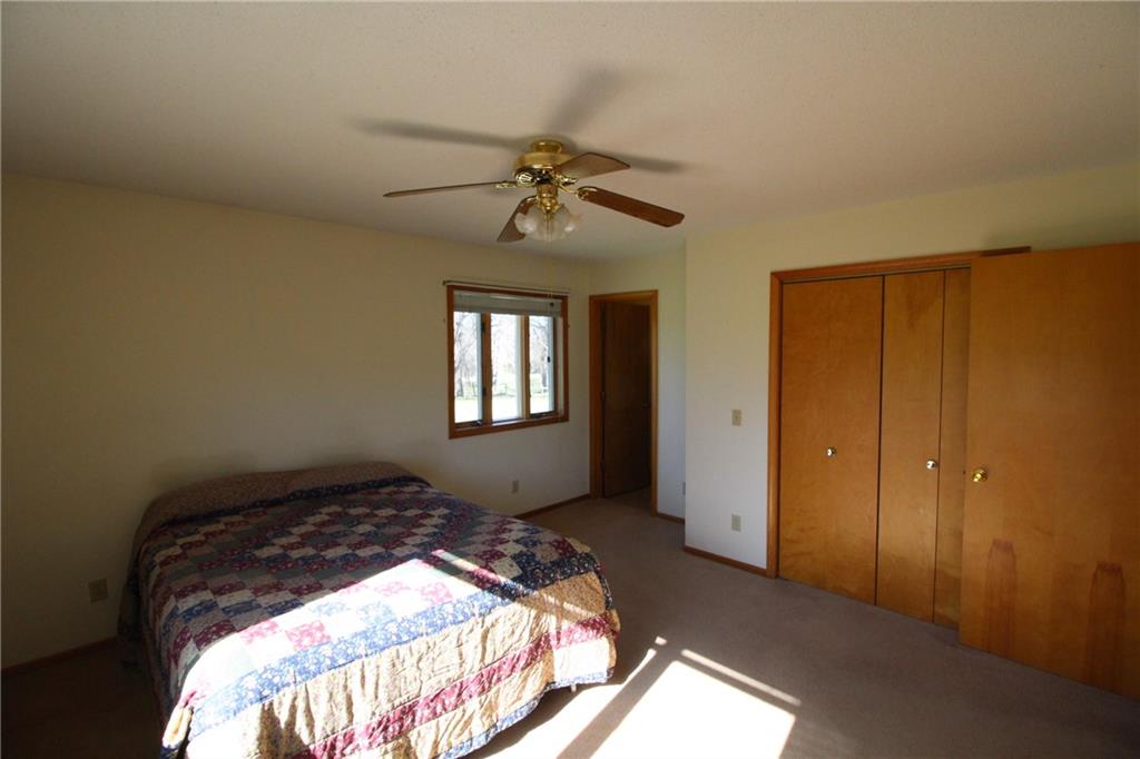 24069 Chieftain Road Lawrence, KS 66044 - Photo 12 of 34