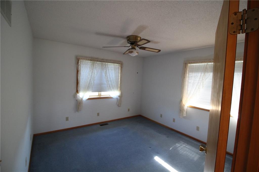 24069 Chieftain Road Lawrence, KS 66044 - Photo 17 of 34