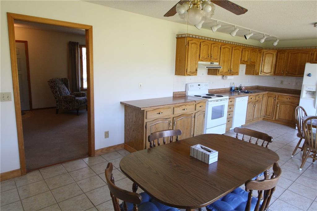 24069 Chieftain Road Lawrence, KS 66044 - Photo 22 of 34