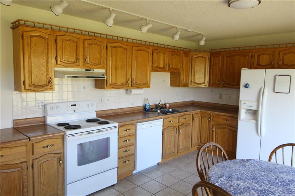 24069 Chieftain Road Lawrence, KS 66044 - Photo 23 of 34