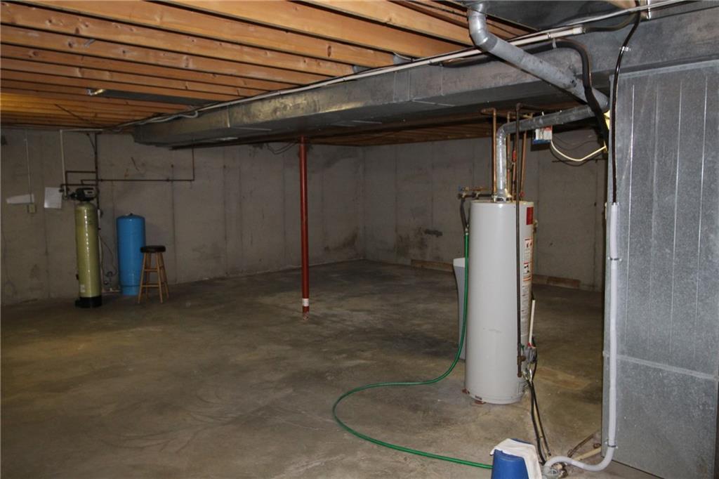 24069 Chieftain Road Lawrence, KS 66044 - Photo 27 of 34