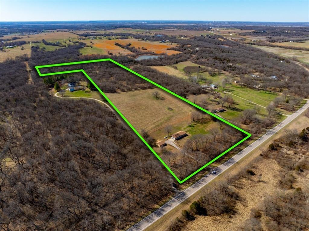 24069 Chieftain Road Lawrence, KS 66044 - Photo 5 of 34