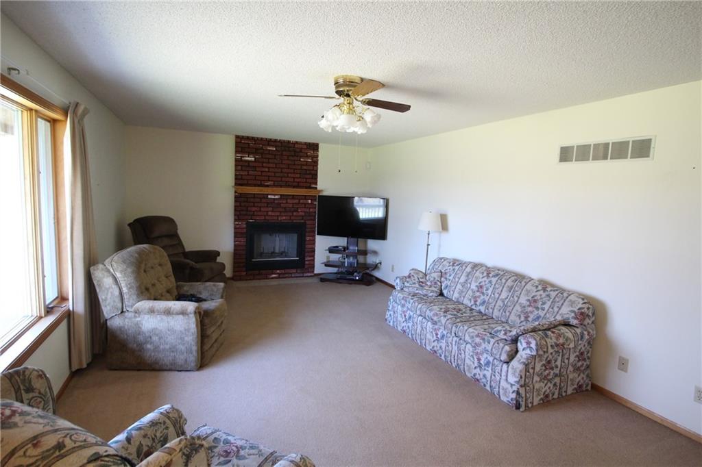 24069 Chieftain Road Lawrence, KS 66044 - Photo 8 of 34