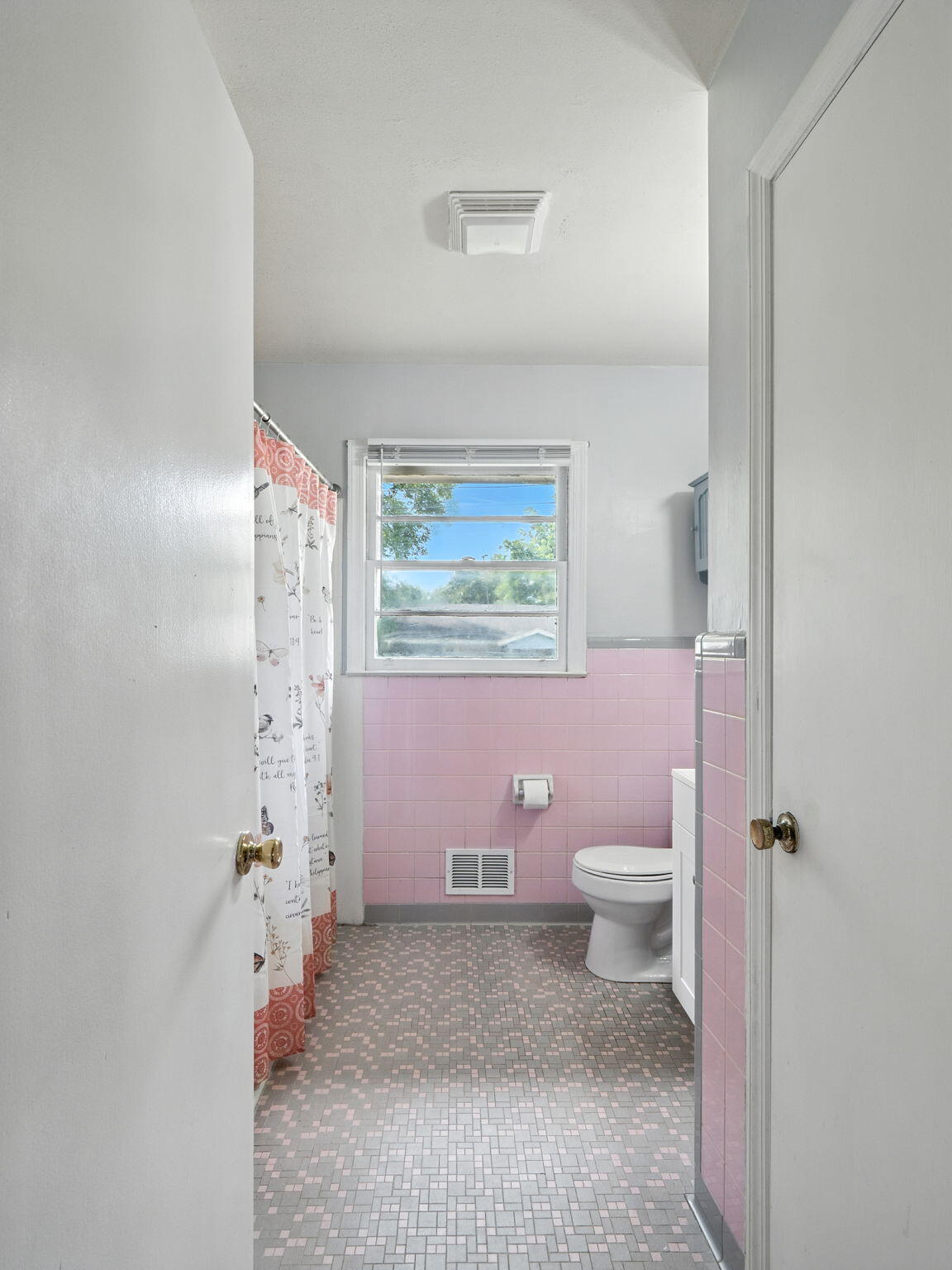 1122 Session Street Summerton, SC 29148 - Photo 12 of 27 Bathroom