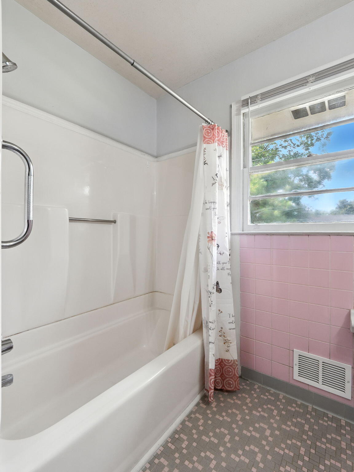 1122 Session Street Summerton, SC 29148 - Photo 13 of 27 Bathroom