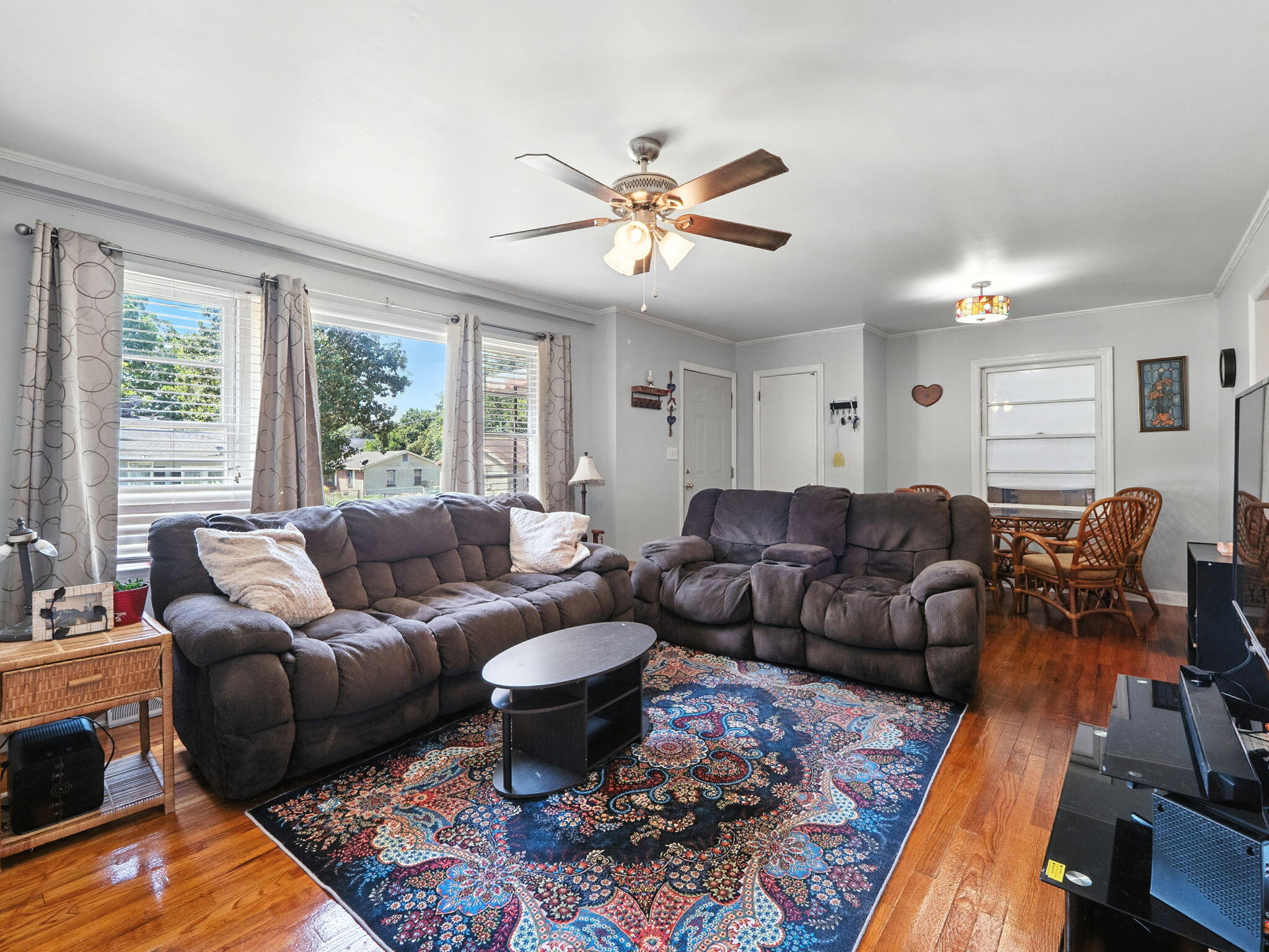 1122 Session Street Summerton, SC 29148 - Photo 5 of 27 Living/Dining Combo