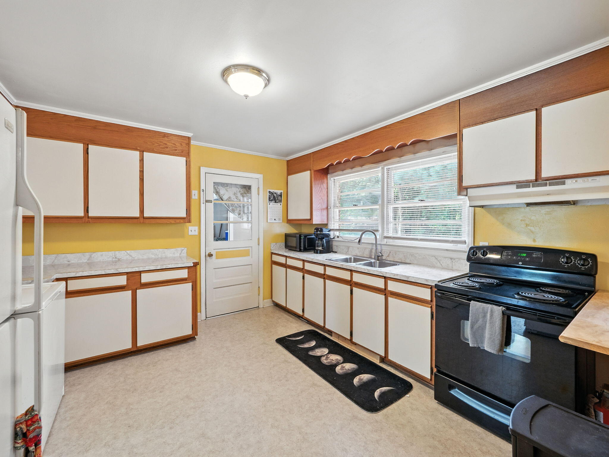 1122 Session Street Summerton, SC 29148 - Photo 8 of 27 Kitchen