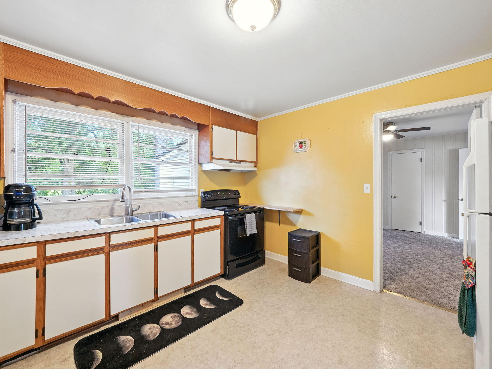 1122 Session Street Summerton, SC 29148 - Photo 9 of 27 Kitchen