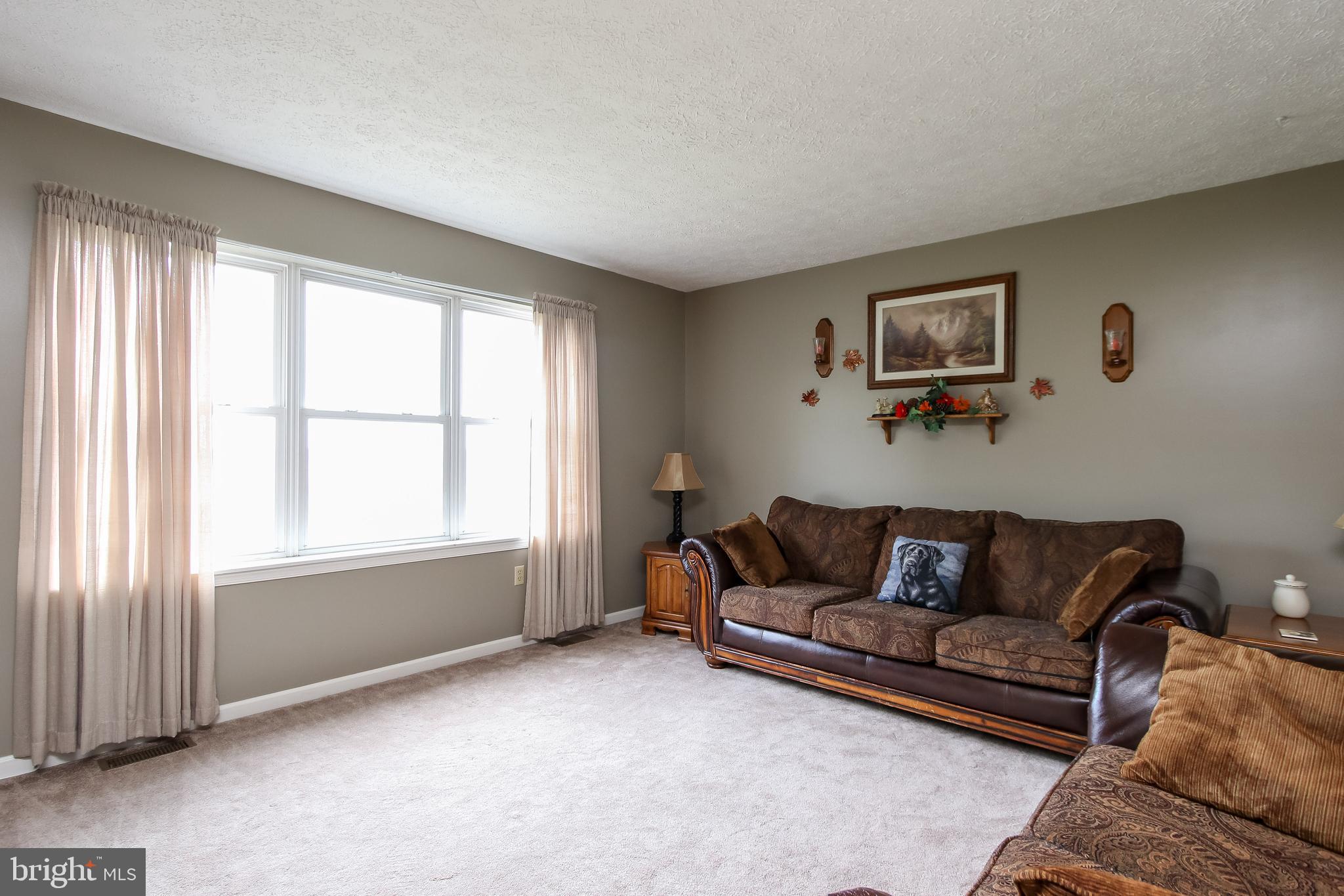4992 Wentz Road Manchester, MD 21102 - Photo 5 of 31 Living Room overlooking the view