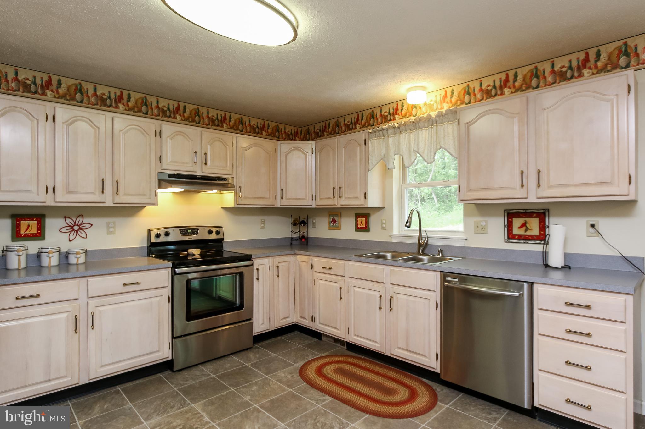 4992 Wentz Road Manchester, MD 21102 - Photo 7 of 31 Large eat-in kitchen