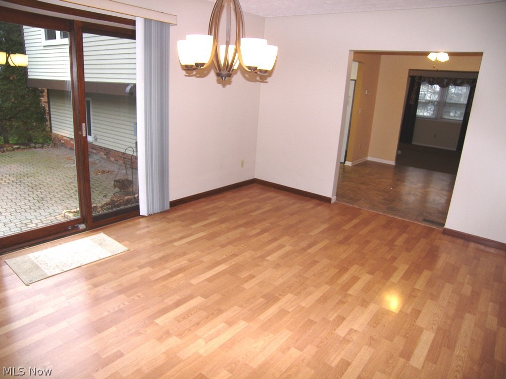 32105 Arthur Road Solon, OH 44139 - Photo 5 of 22 Dining Room has sliders to the patio
